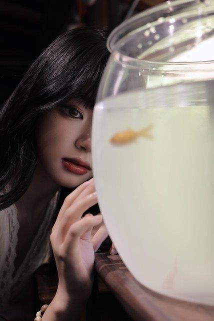 女子打车想开窗遭嘲讽 司机多次急刹猛踩油门 平台方：已封禁该司机 赔偿5000元抚慰金