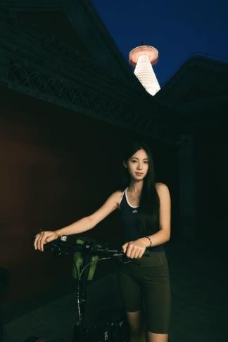 南美洲有种鸟头顶长着“天线”：断了还能再生！